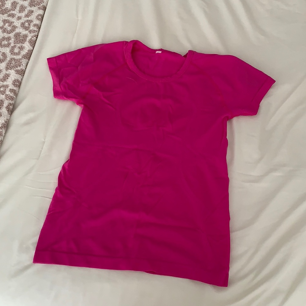 Women’s Lululemon Pink Swiftly Tech Shirt